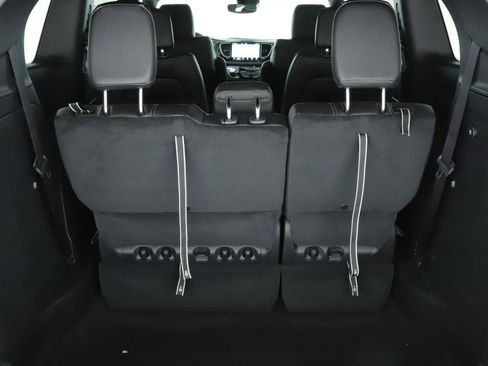 New 2026 Chrysler Pacifica Select image 17