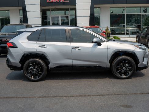 Used 2023 Toyota RAV4 SE w/ Convenience Package image 2