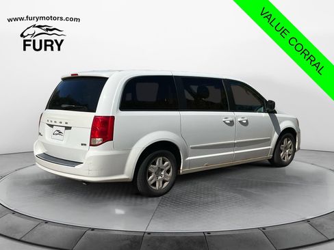 Used 2011 Dodge Grand Caravan Express FWD image 3