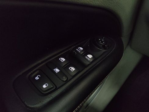 Used 2019 Jeep Compass Latitude FWD image 27