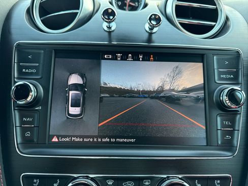 Used 2019 Bentley Bentayga image 60