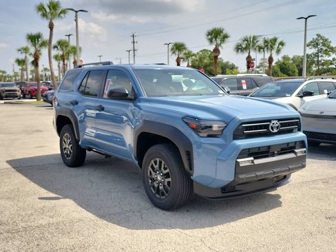 New 2026 Toyota 4Runner SR5 AWD/4WD image 3