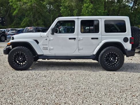 Used 2018 Jeep Wrangler Unlimited Sahara image 8
