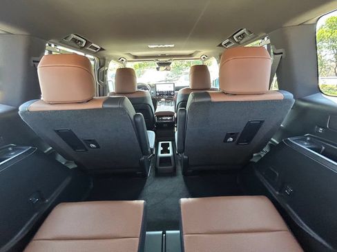 Used 2026 Lexus GX 550 AWD/4WD image 17