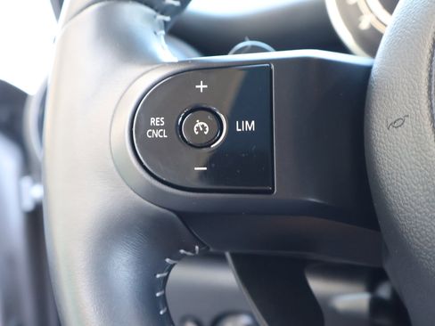 Used 2022 MINI Cooper S w/ Premium Package image 24