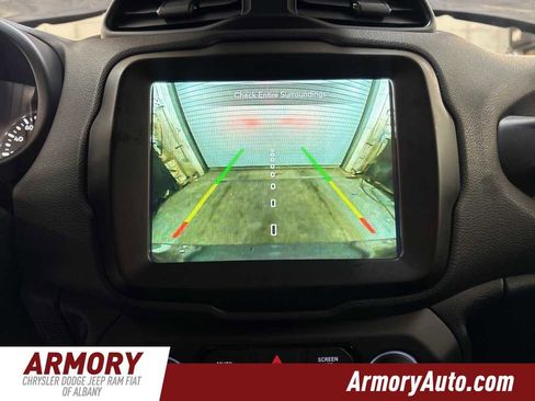 Used 2023 Jeep Renegade Latitude image 16