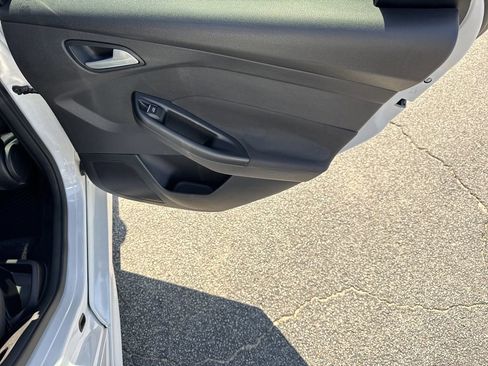 Used 2017 Ford Focus ST image 16
