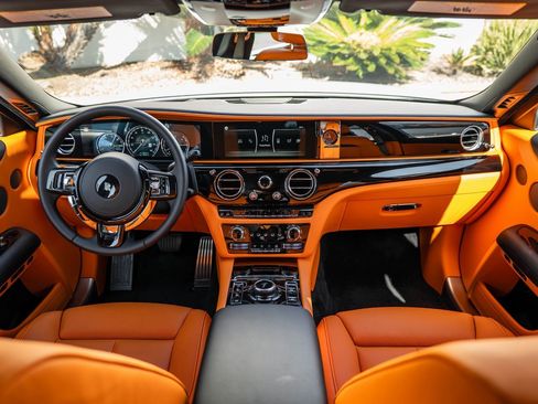 Used 2024 Rolls-Royce Ghost image 4