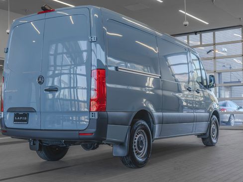 Used 2025 Mercedes-Benz Sprinter 2500 image 30