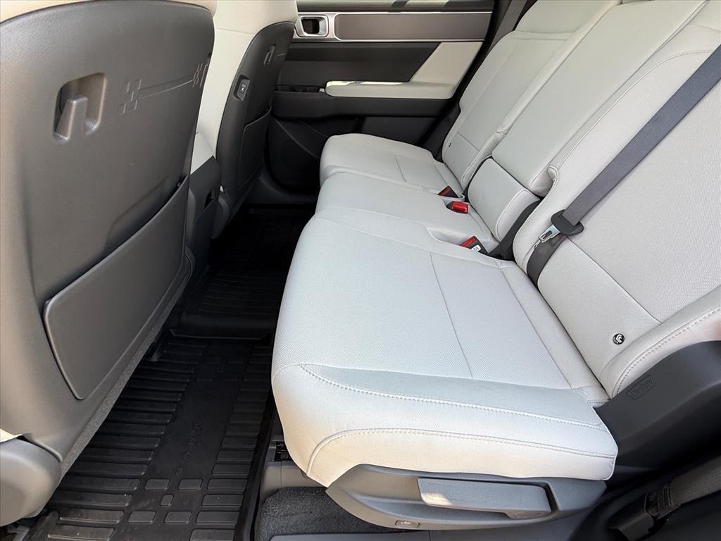 New 2027 Hyundai Santa Fe SE FWD image 13