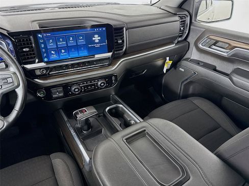 Used 2022 Chevrolet Silverado 1500 RST w/ Convenience Package II AWD/4WD image 24