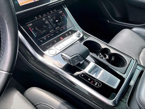 Used 2020 Audi Q8 Prestige AWD/4WD image 16