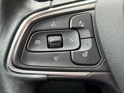 Used 2023 Buick Envision Essence FWD image 37