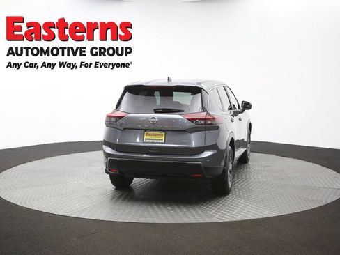 Used 2024 Nissan Rogue S AWD/4WD image 39