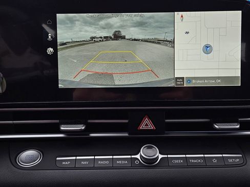 New 2026 Hyundai Elantra Limited FWD image 18