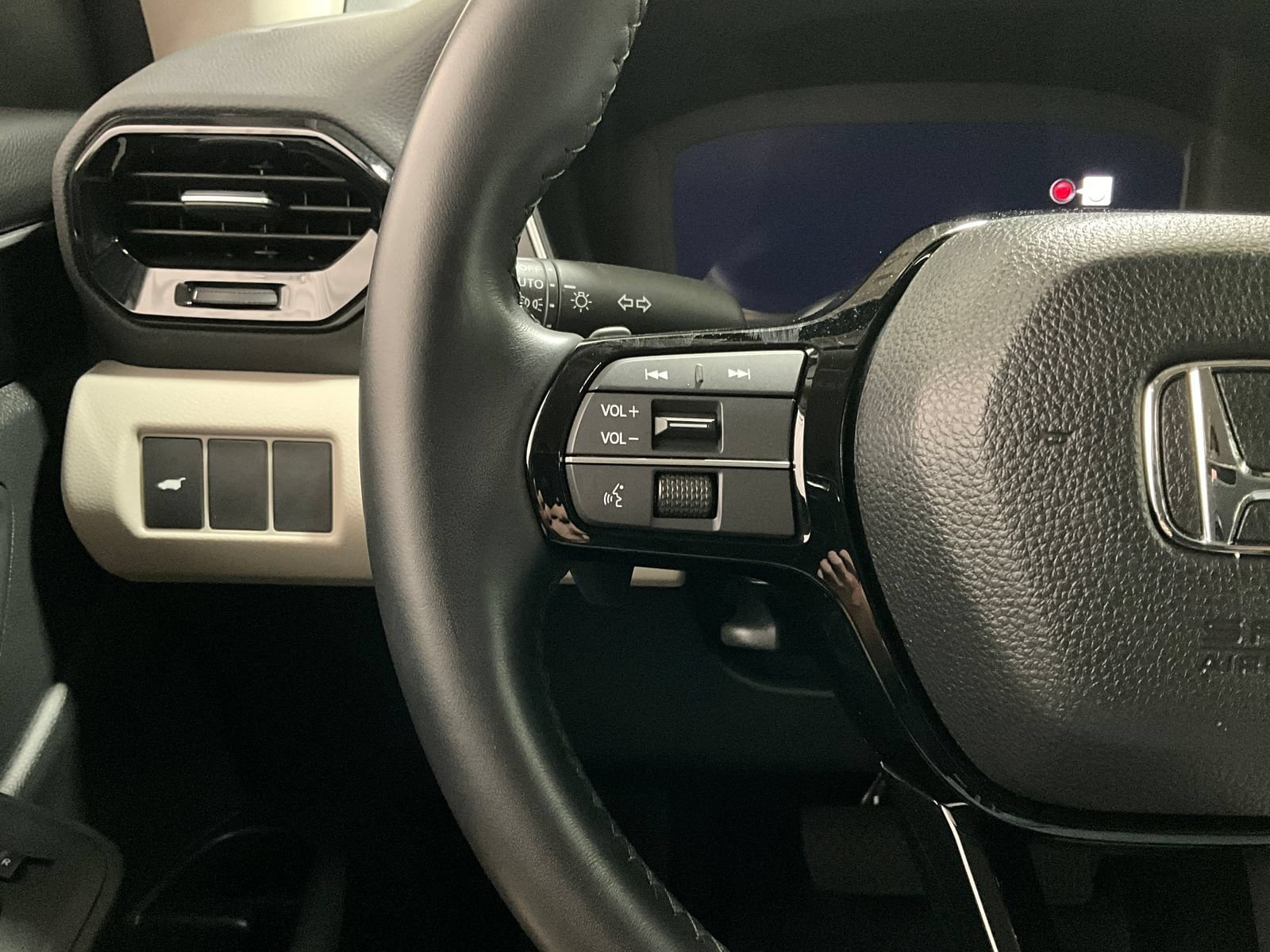 Used 2026 Honda Passport RTL image 18