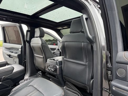 Used 2023 Ford Expedition Platinum AWD/4WD image 23