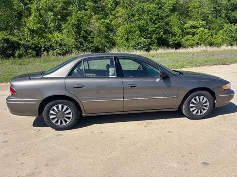Used 2002 Buick Century Custom FWD image 6