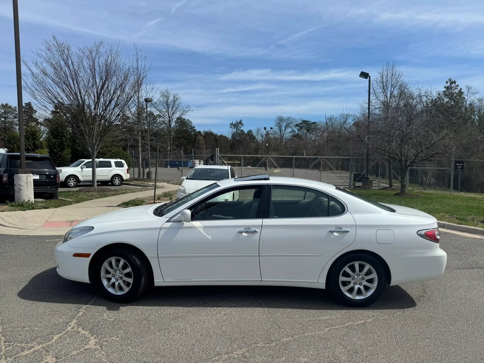 Used 2003 Lexus ES 330 w/ Premium Pkg FWD image 6
