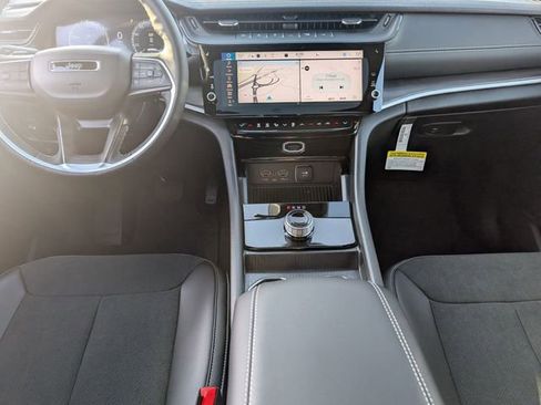 New 2026 Jeep Grand Cherokee Altitude image 23