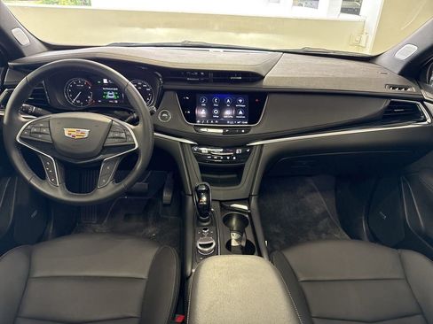 Used 2025 Cadillac XT5 Premium Luxury AWD/4WD image 11