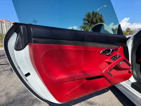 Used 2015 Porsche 911 Turbo S image 51