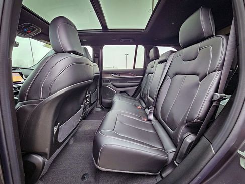 New 2026 Jeep Grand Cherokee Limited w/ Limited Altitude Package AWD/4WD image 35