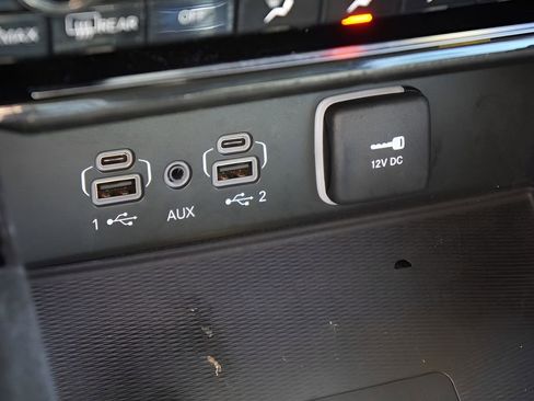 Used 2021 Jeep Grand Cherokee L Limited w/ Luxury Tech Group II image 31