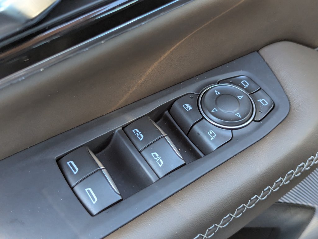 Used 2025 GMC Yukon XL Denali Ultimate AWD/4WD image 21