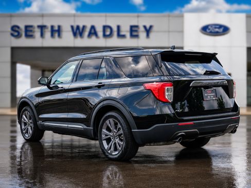 Used 2022 Ford Explorer XLT w/ Equipment Group 202A RWD image 5