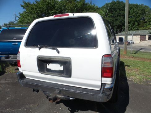 Used 1999 Toyota 4Runner SR5 image 2