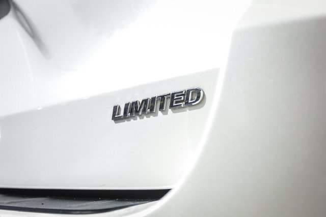 Used 2016 Toyota Sienna Limited Premium FWD image 21
