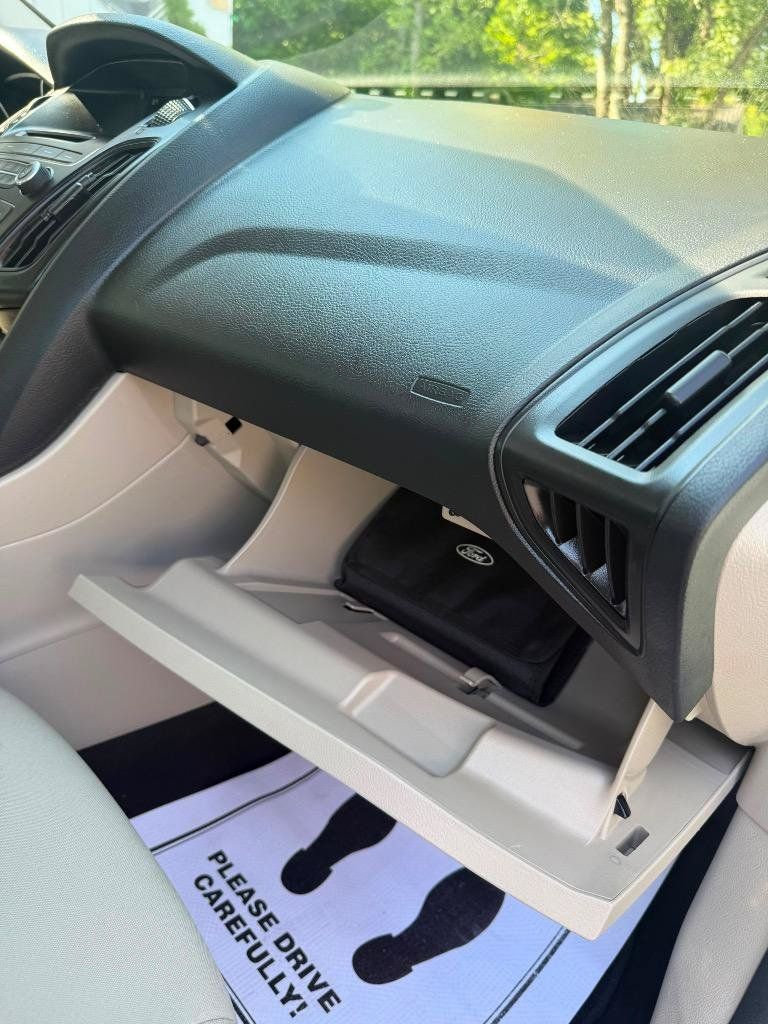 Used 2017 Ford Focus SE FWD image 31