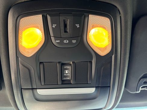 Used 2024 RAM 3500 Tradesman w/ Chrome Appearance Group AWD/4WD image 13