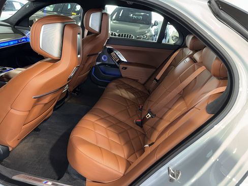 Used 2026 BMW 740i w/ Premium Package image 16