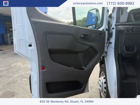Used 2022 Ford Transit 350 DRW RWD image 18