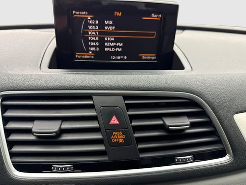 Used 2018 Audi Q3 2.0T Premium FWD image 24