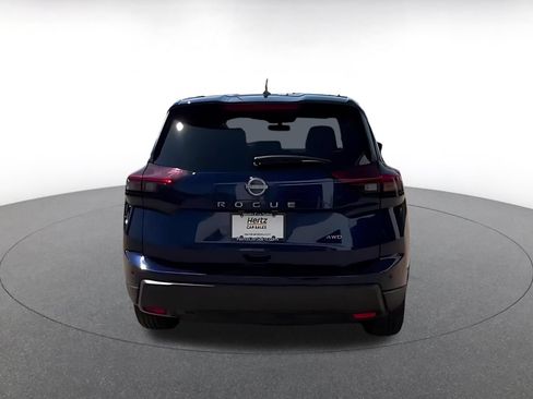 Used 2025 Nissan Rogue SV AWD/4WD image 12