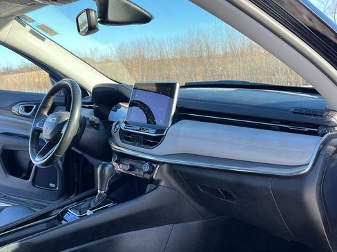 Used 2022 Jeep Compass Limited w/ Sun and Sound Group image 29