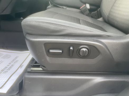 Used 2019 Chevrolet Silverado 1500 LT w/ Convenience Package image 11