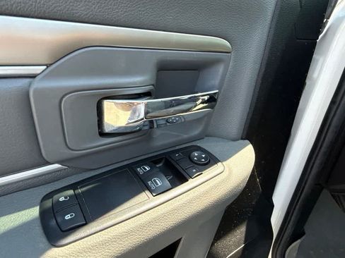 Used 2014 RAM 1500 Express RWD image 11