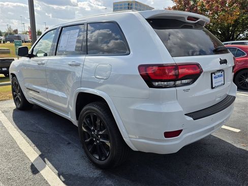 Used 2022 Jeep Grand Cherokee Laredo X image 13