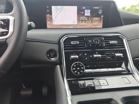 New 2025 Nissan Armada SL w/ Captain's Chari Seat Package image 11