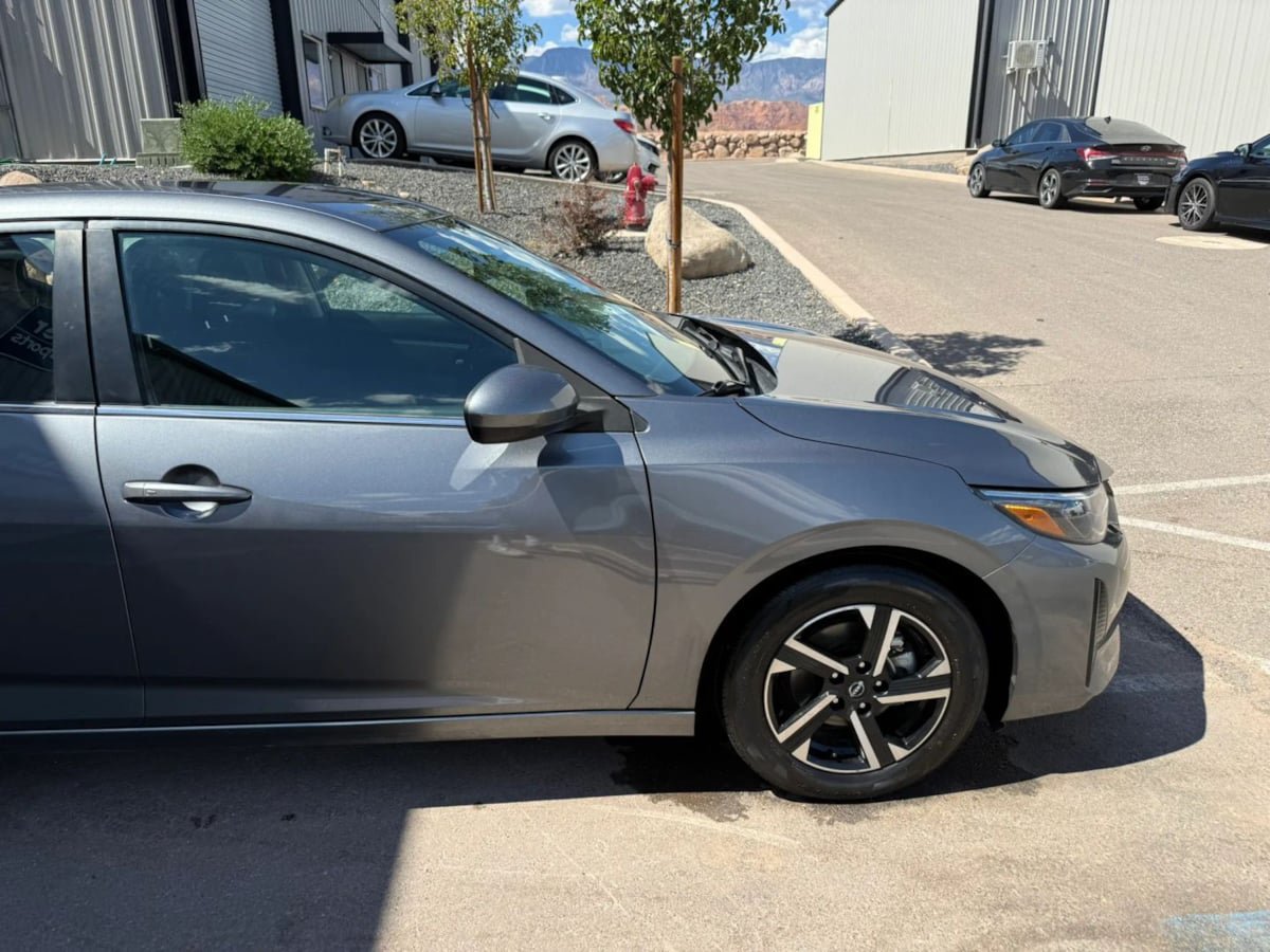Used 2024 Nissan Sentra SV FWD image 11