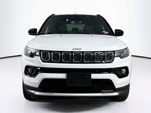 Used 2025 Jeep Compass Limited AWD/4WD image 3