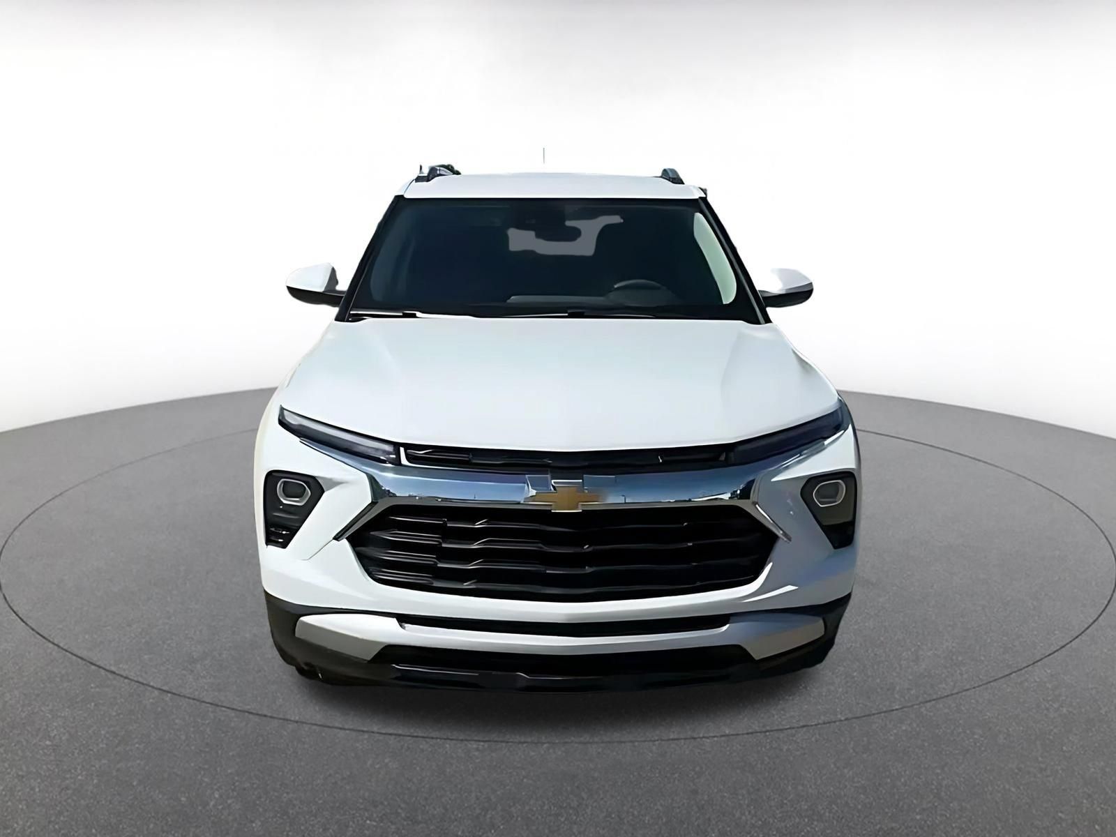 Used 2025 Chevrolet TrailBlazer LT w/ Driver Confidence Package AWD/4WD image 4