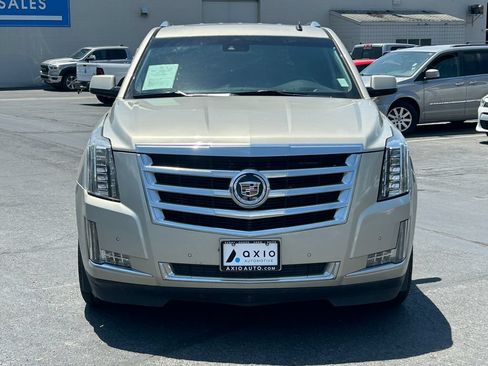 Used 2015 Cadillac Escalade Luxury AWD/4WD image 9