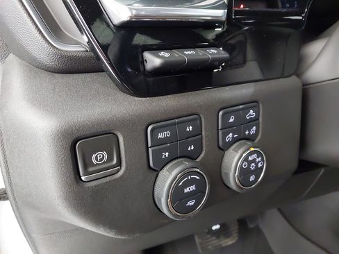 Certified 2023 Chevrolet Silverado 1500 High Country w/ High Country Premium Package AWD/4WD image 23