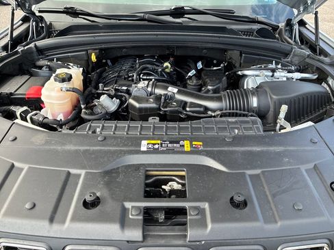 Used 2023 Jeep Grand Cherokee L Laredo RWD image 25