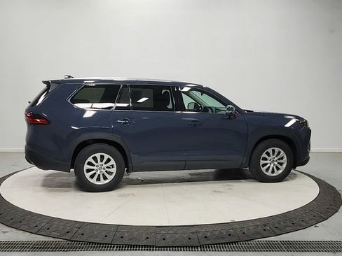 Used 2025 Toyota Grand Highlander FWD image 8